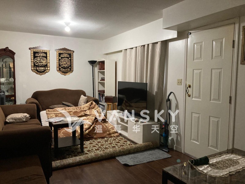 250106203219_Lr studio5.jpg